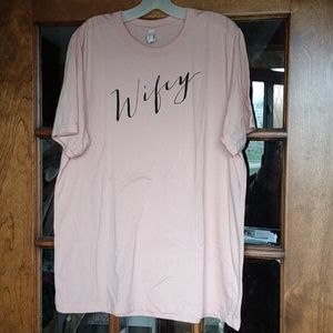 "Wifey" tee size XL